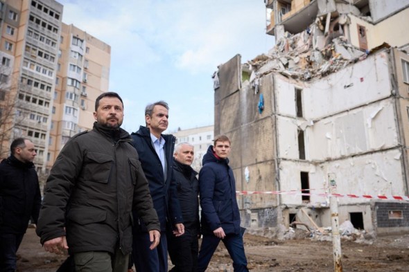 Volodimir Zelenski, la un pas să fie ucis. O rachetă a explodat la 150 de metri de mașina sa